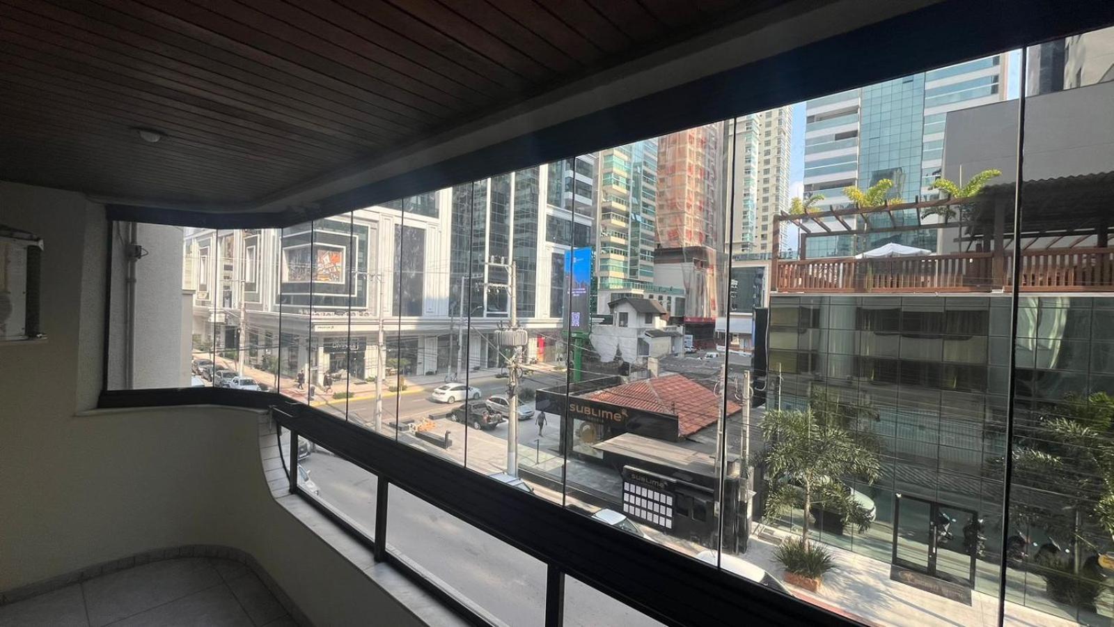 Apartamento Na Melhor Localizacao Da Meia Praia Itapema Extérieur photo